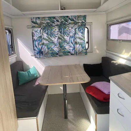 Campingplatz Nowe Surf Przyczepy *